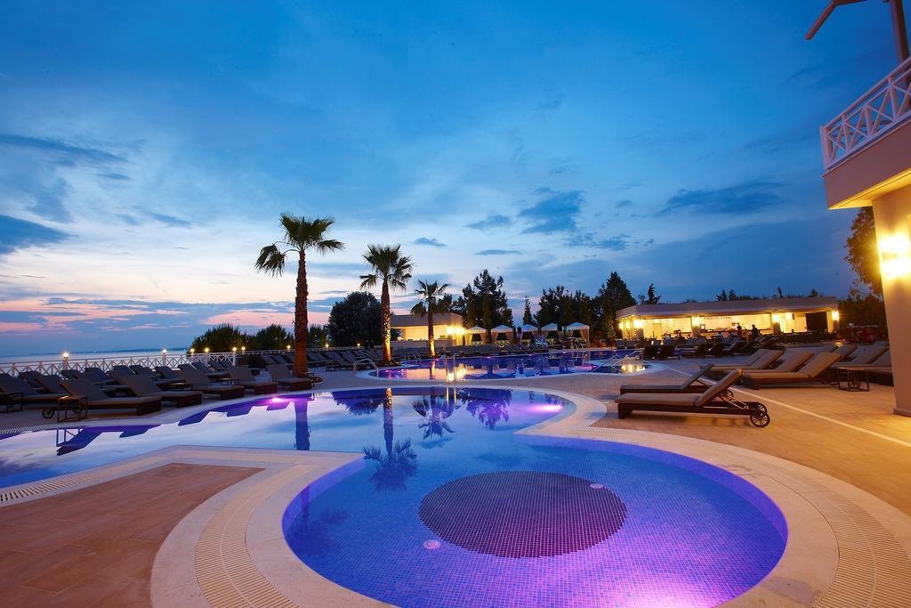 Portes Beach Hotel Nea Poteidaia Exterior foto